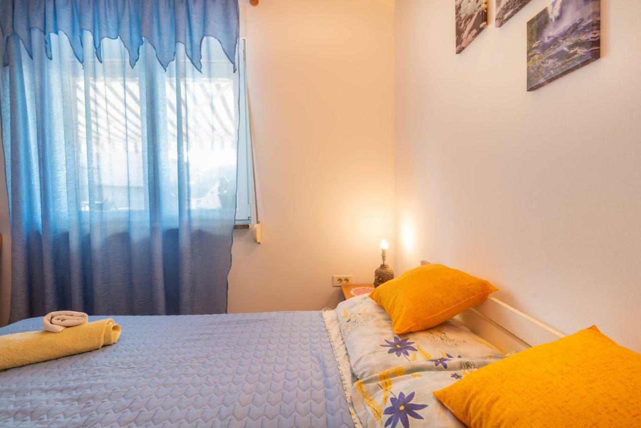 Nostress Apartment Пула Екстериор снимка