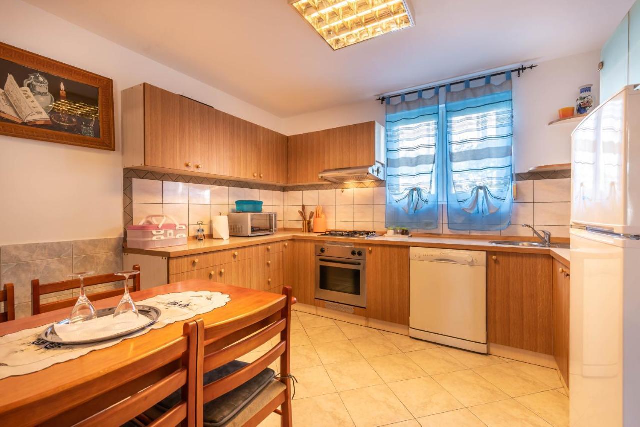 Nostress Apartment Пула Екстериор снимка